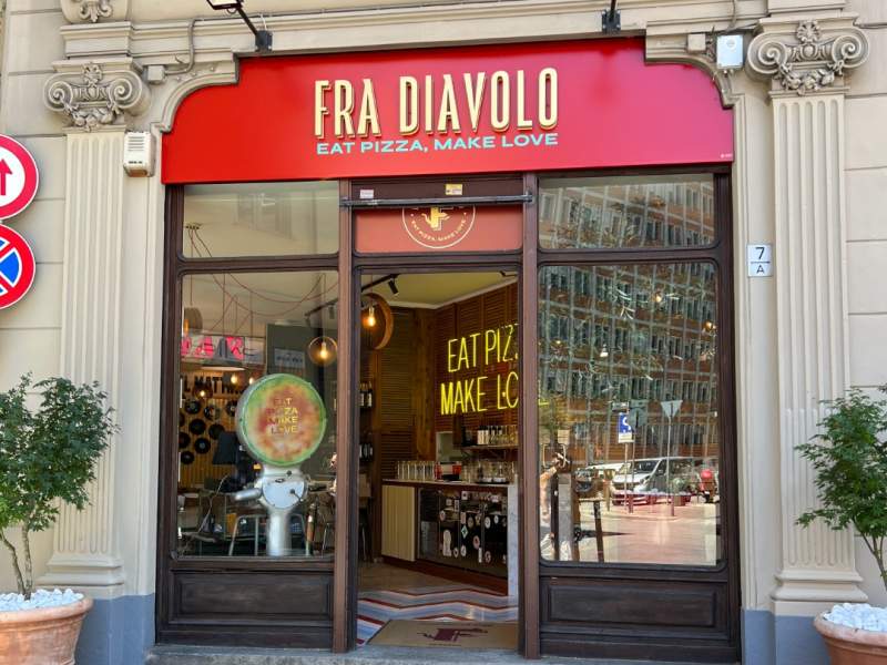 Ad oggi, Fradiavolo conta 27 locali attivi di cui 3 in franchising