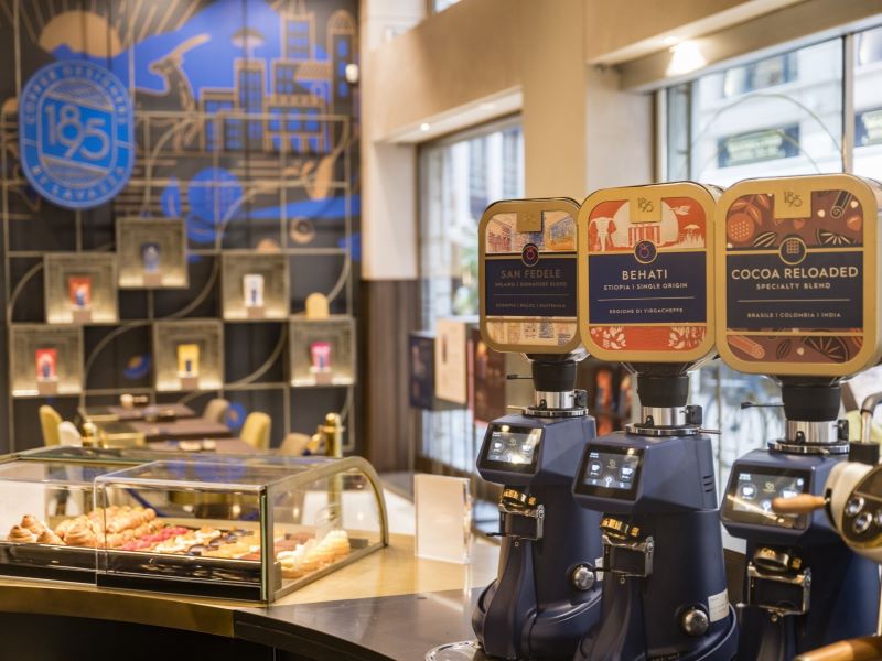 lavazza flagship milano 2