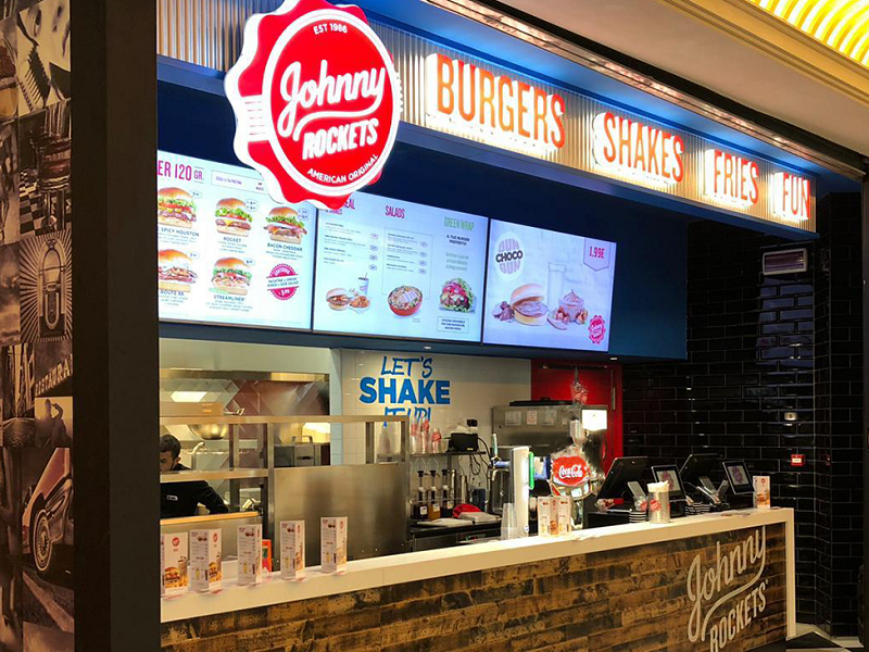 Johnny Rockets festeggia l'hamburger con un pairing all'avocado