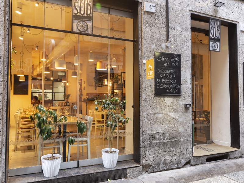 Uno dei locali SlowSud a Milano