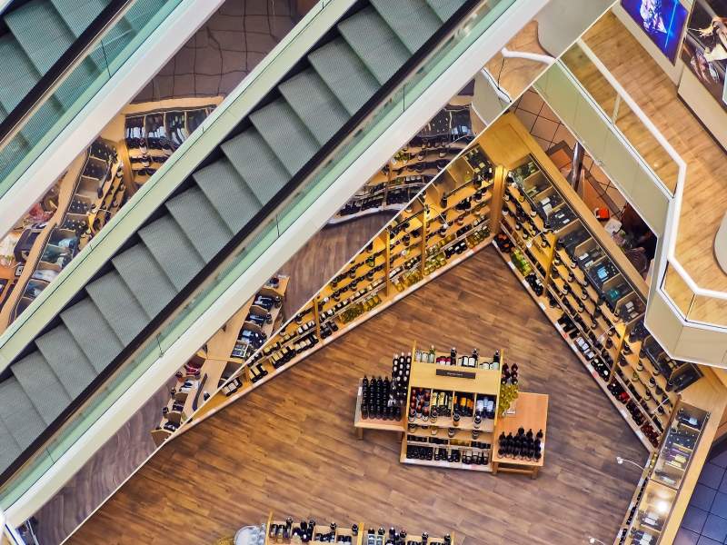 Rispetto al 2019, il commercio al dettaglio è in ritardo del -6,9% secondo Confimprese-Jakala Rispetto al 2019, il commercio al dettaglio è in ritardo del -6,9% secondo Confimprese-Jakala