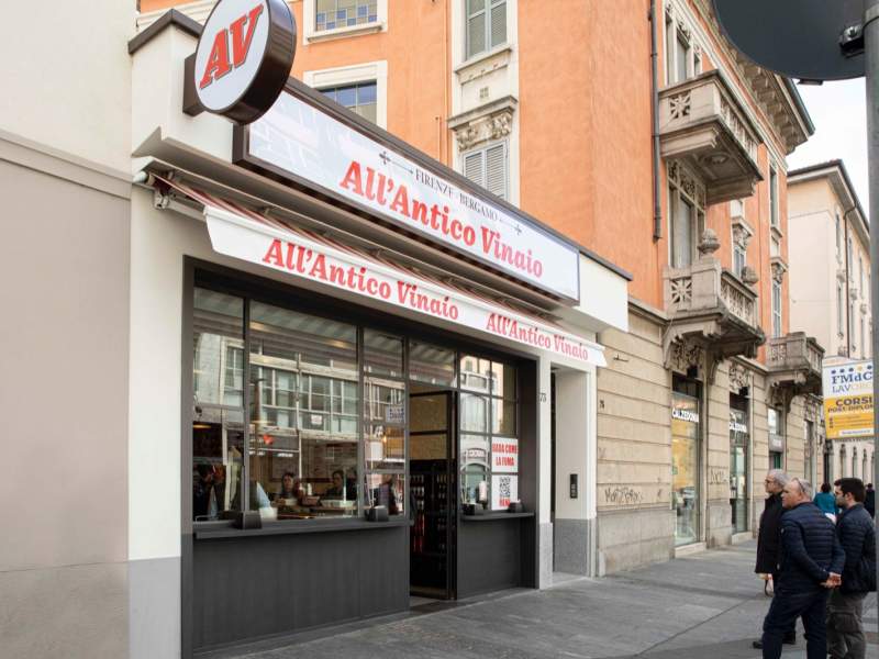 Il nuovo store de All'Antico Vinaio a Bergamo Il nuovo store de All'Antico Vinaio a Bergamo