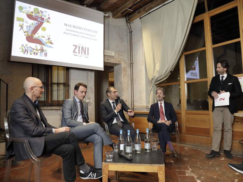 Uno scatto delle serata dedicata alla presentazione del bilancio sociale e ambientale di Zini Uno scatto delle serata dedicata alla presentazione del bilancio sociale e ambientale di Zini