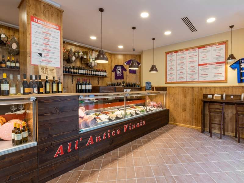 L'interno del terzo locale All'Antico Vinaio di Milano L'interno del terzo locale All'Antico Vinaio di Milano