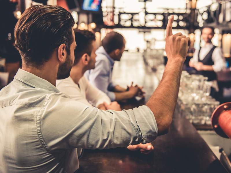 In bar, ristoranti e locali mancano 124mila lavoratori per il mese di giugno secondo Fipe In bar, ristoranti e locali mancano 124mila lavoratori per il mese di giugno secondo Fipe