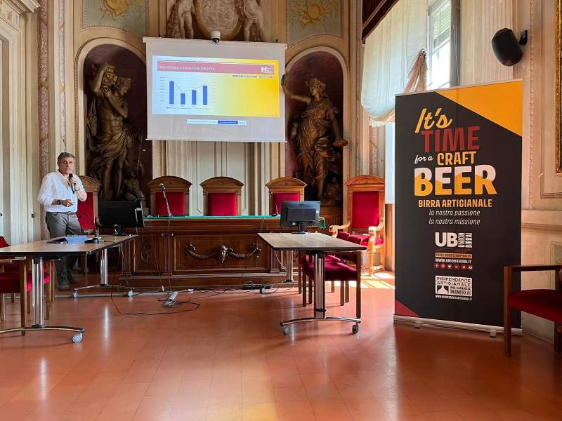 Uno scatto dalla presentazione del report Unionbirrai dal titolo "Birra artigianale, filiera e mercati"