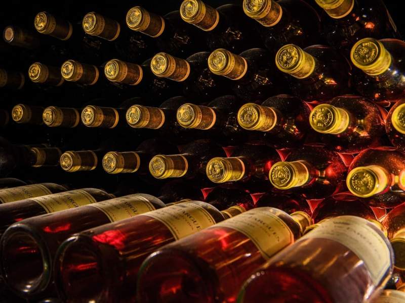 Nel catalogo Partesa, una etichetta storica, dal 1472 di proprietà della famiglia Lur Saluces Nel catalogo Partesa, una etichetta storica, dal 1472 di proprietà della famiglia Lur Saluces