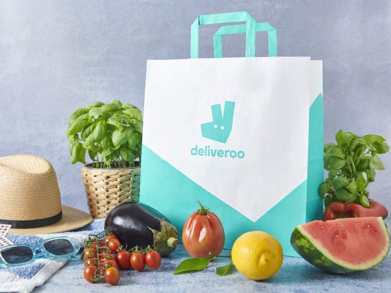 L'indagine di Deliveroo: l'81% degli italiani si porta il cibo da casa al mare