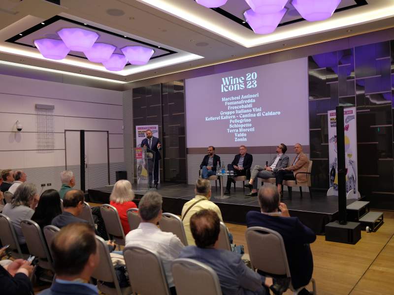 Un momento della presentazione di Milano Wine Week 2023 (dal 7 al 15 ottobre) Un momento della presentazione di Milano Wine Week 2023 (dal 7 al 15 ottobre)