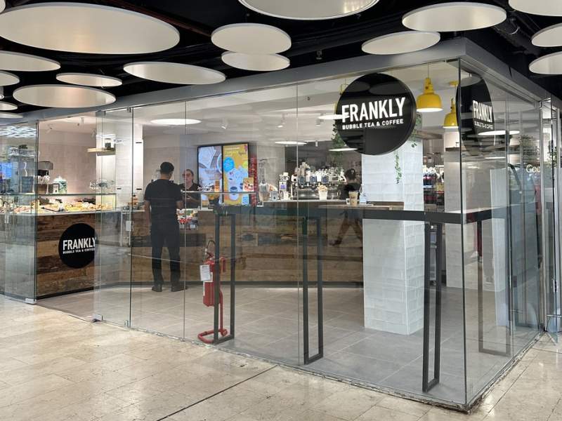 Il nuovo corner Frankly nella stazione metro di Porta Garibaldi a Milano