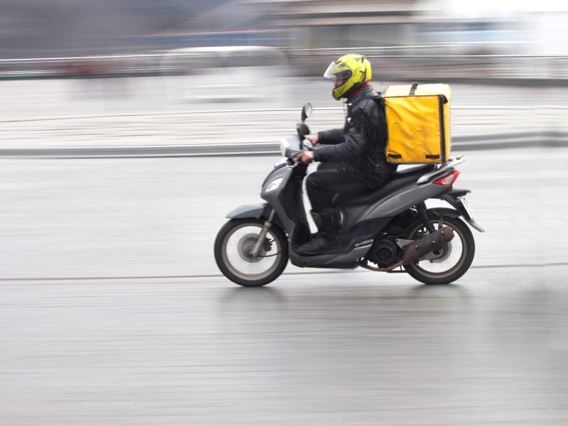 Con la Platform work directive varata dall'Ue, più tutele ai rider delle piattaforme delivery