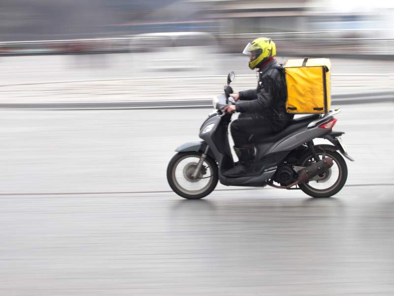Con la Platform work directive varata dall'Ue, più tutele ai rider delle piattaforme delivery