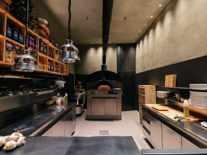 La cucina e il forno di Pizzeria Fud, l'ultimo format aperto a fianco del punto vendita di Palermo La cucina e il forno di Pizzeria Fud, l'ultimo format aperto a fianco del punto vendita di Palermo