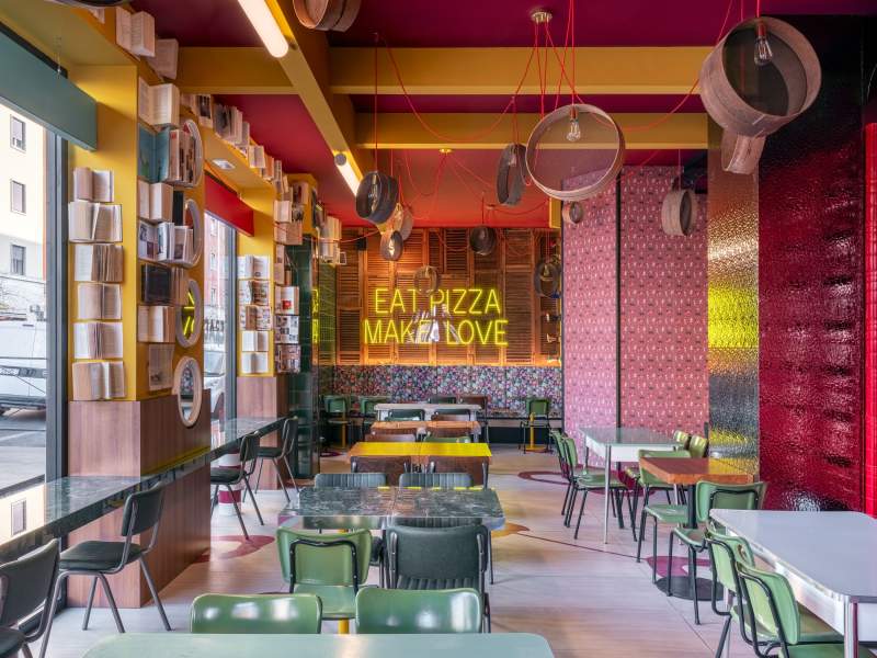 La sala della nuova pizzeria Fradiavolo a Roma Ostiense La sala della nuova pizzeria Fradiavolo a Roma Ostiense