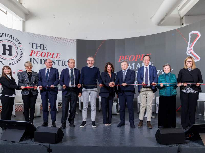 Il taglio nastro di Hospitality Riva: dal 5 all'8 febbraio negli spazi di Riva del Garda Fierecongressi (TN)