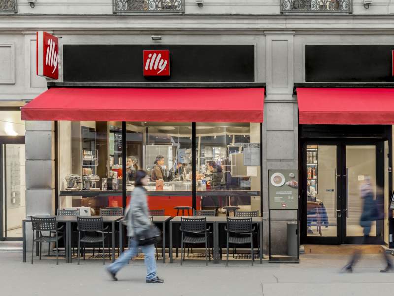 Il rinnovato flagship Illycaffè a Parigi Opéra