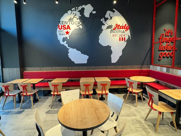 Dagli Usa all'Italia, KFC si appresta a festeggiare i 10 anni di attività nel nostro Paese Dagli Usa all'Italia, KFC si appresta a festeggiare i 10 anni di attività nel nostro Paese