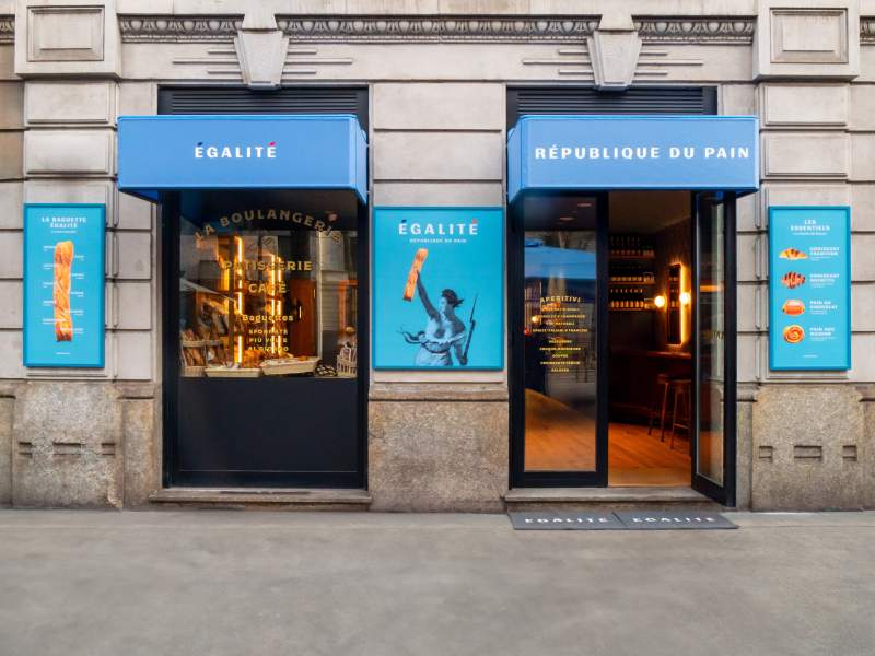 La terza vetrina milanese della boulangerie Égalité 