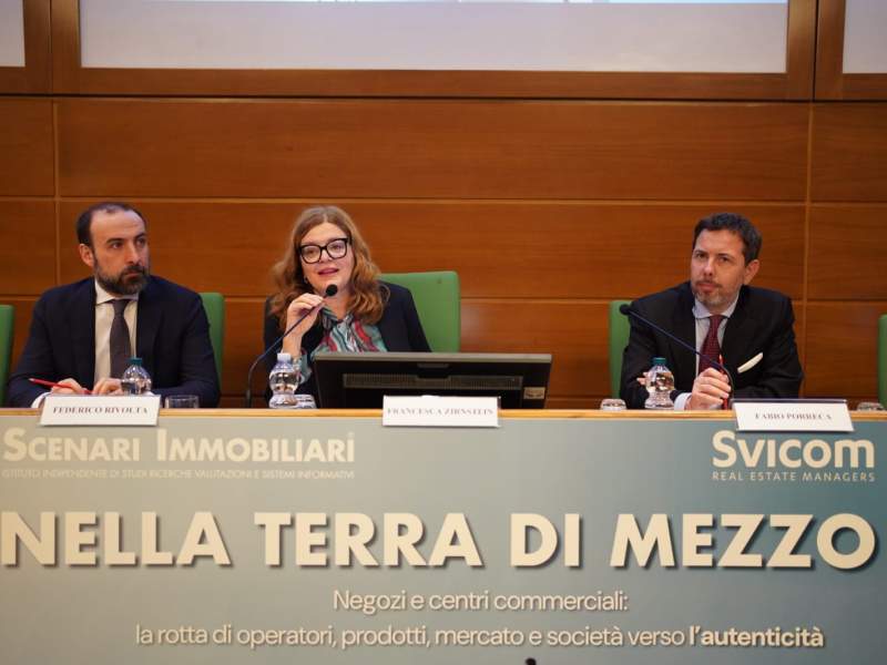 Al centro della foto, Francesca Zirnstein, direttore generale di Scenari Immobiliari
