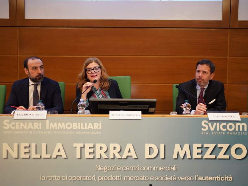 Al centro della foto, Francesca Zirnstein, direttore generale di Scenari Immobiliari