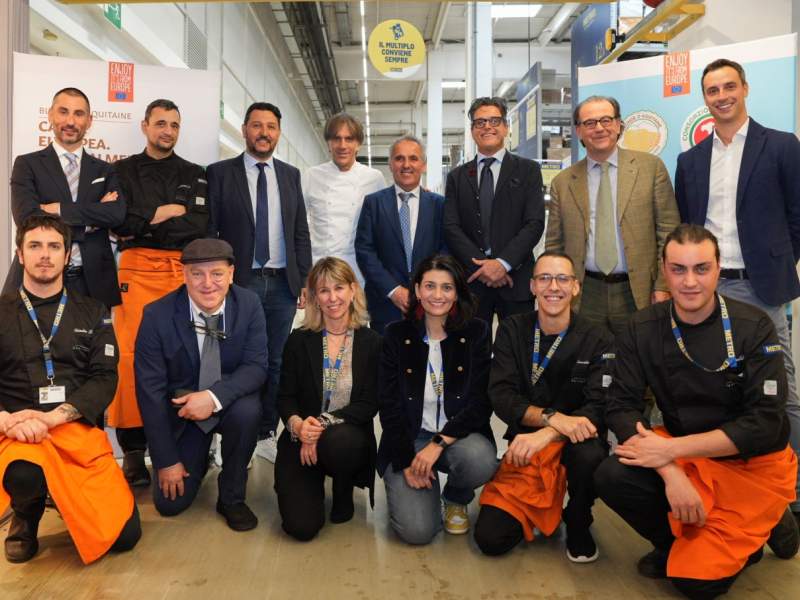 I protagonisti dell'evento di promozione della carne Blonde d'Aquitaine tenuto alla Metro Academy di San Donato (MI) I protagonisti dell'evento di promozione della carne Blonde d'Aquitaine tenuto alla Metro Academy di San Donato (MI)