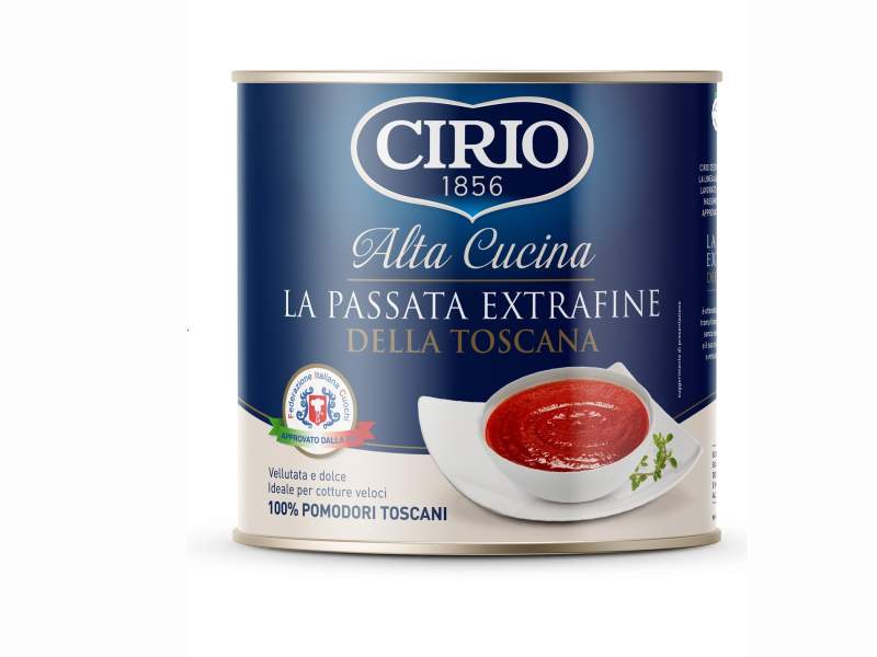 L'iconica latta da 3 kg di Cirio per la sua Passata extrafine della Toscana (con marchio Fic) L'iconica latta da 3 kg di Cirio per la sua Passata extrafine della Toscana (con marchio Fic)