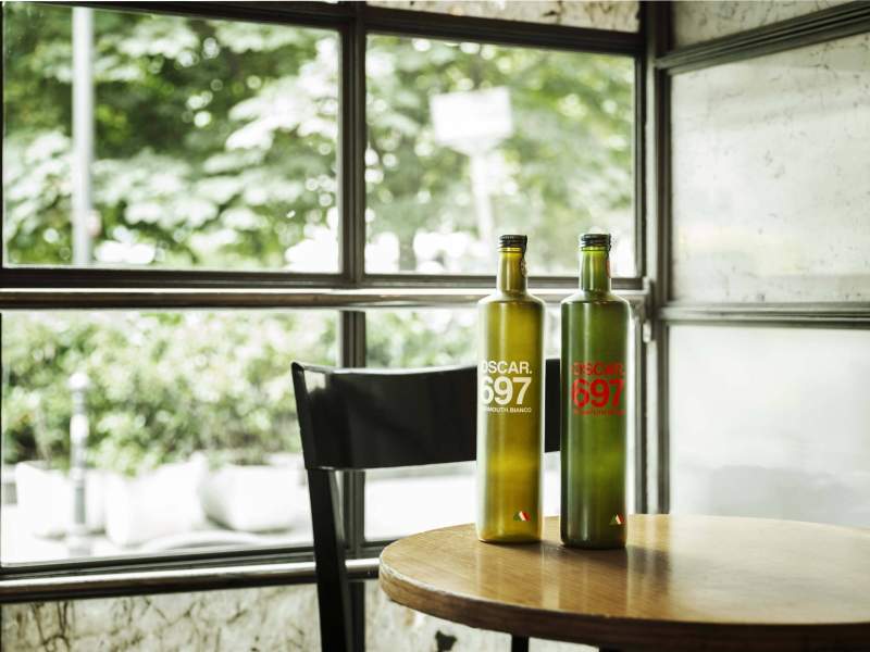 Due delle etichette Oscar.697 Vermouth che entrano nel catalogo Stock Spirits Italia Due delle etichette Oscar.697 Vermouth che entrano nel catalogo Stock Spirits Italia
