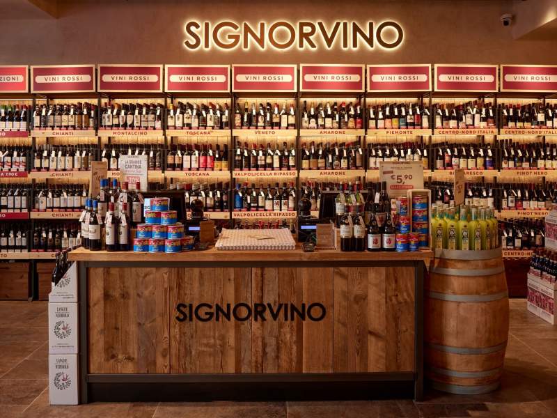 L'offerta a scaffale di Signorvino a Firenze