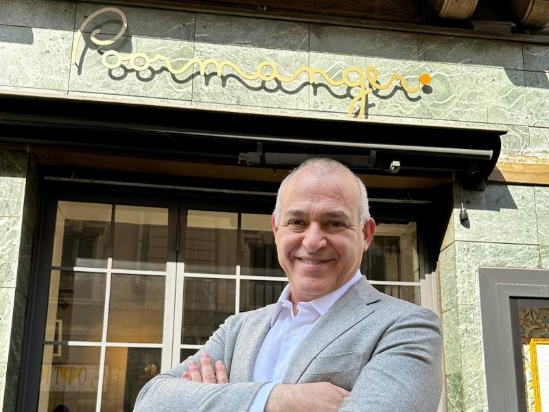 Leopoldo Resta, ad di Cirfood Retail davanti all'insegna di Poormanger