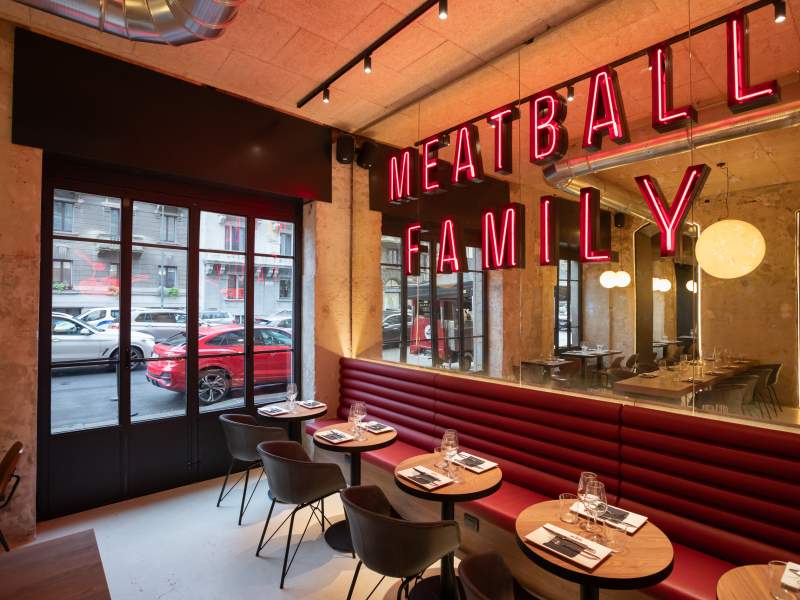 La sala del nuovo Meatball Family di Milano in piazza Cinque Giornate La sala del nuovo Meatball Family di Milano in piazza Cinque Giornate