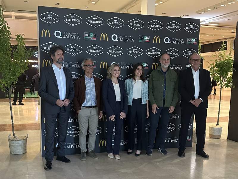 Alcuni protagonisti dell'evento di lancio di My Selection 2024 di McDonald's Alcuni protagonisti dell'evento di lancio di My Selection 2024 di McDonald's