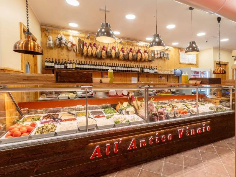 L'iconico bancone de All'Antico Vinaio L'iconico bancone de All'Antico Vinaio