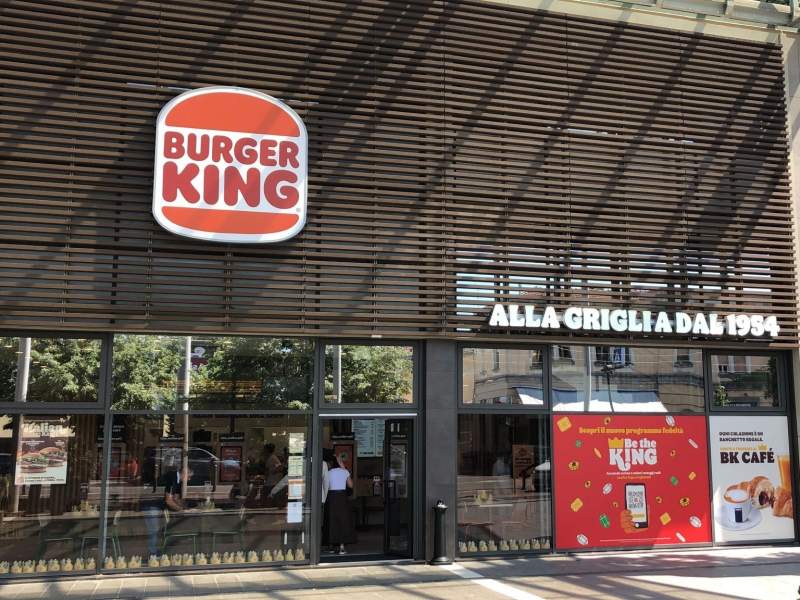 L'ingresso del nuovo Burger King al Centro commerciale La Galleria a Parma