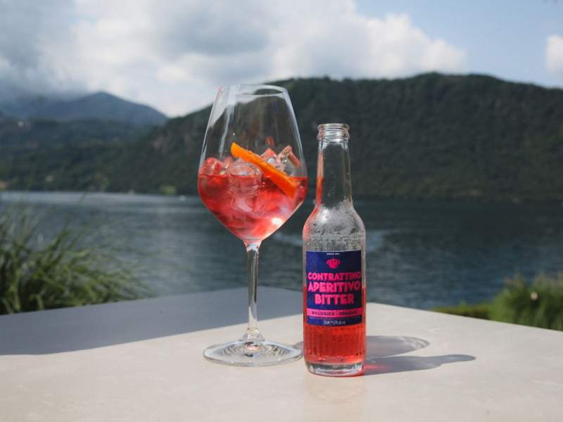Contrattino, l'aperitivo ready-to-drink che affonda le sue origini nei bitter della cantina Contratto di Canelli (AT) Contrattino, l'aperitivo ready-to-drink che affonda le sue origini nei bitter della cantina Contratto di Canelli (AT)