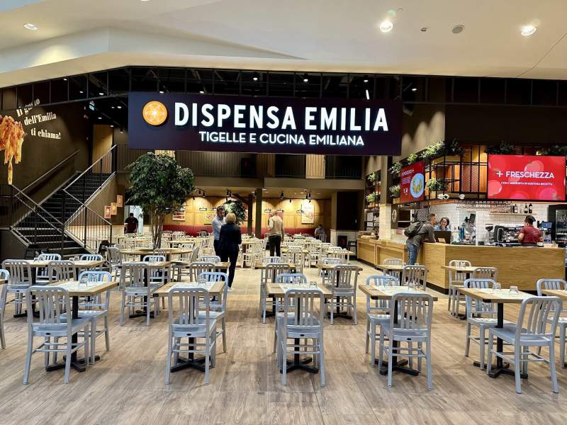 Il nuovo locale Dispensa Emilia al Centro commerciale Fiordaliso di Rozzano Il nuovo locale Dispensa Emilia al Centro commerciale Fiordaliso di Rozzano