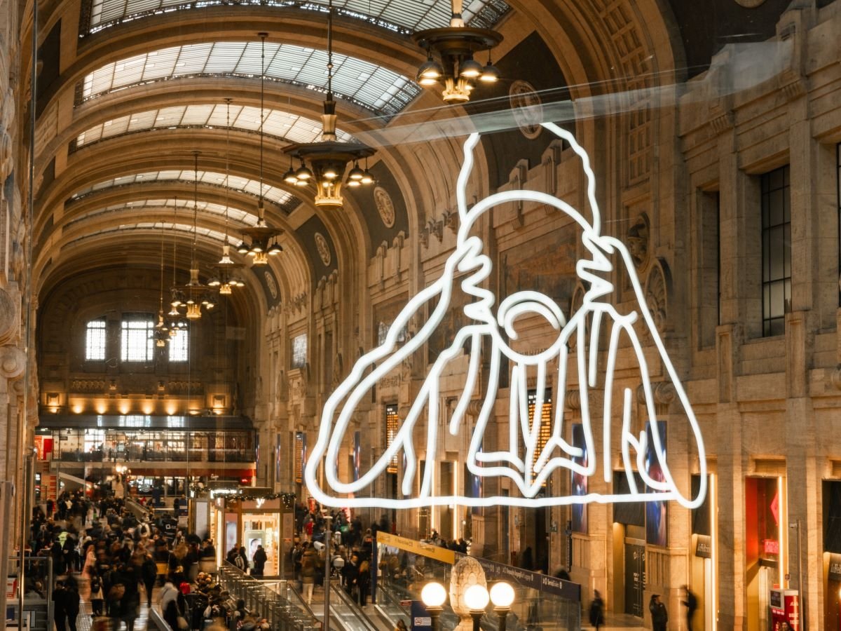 Wagamama è presente sul piano binari, all'interno della galleria dei Mosaici di Milano Centrale Wagamama è presente sul piano binari, all'interno della galleria dei Mosaici di Milano Centrale