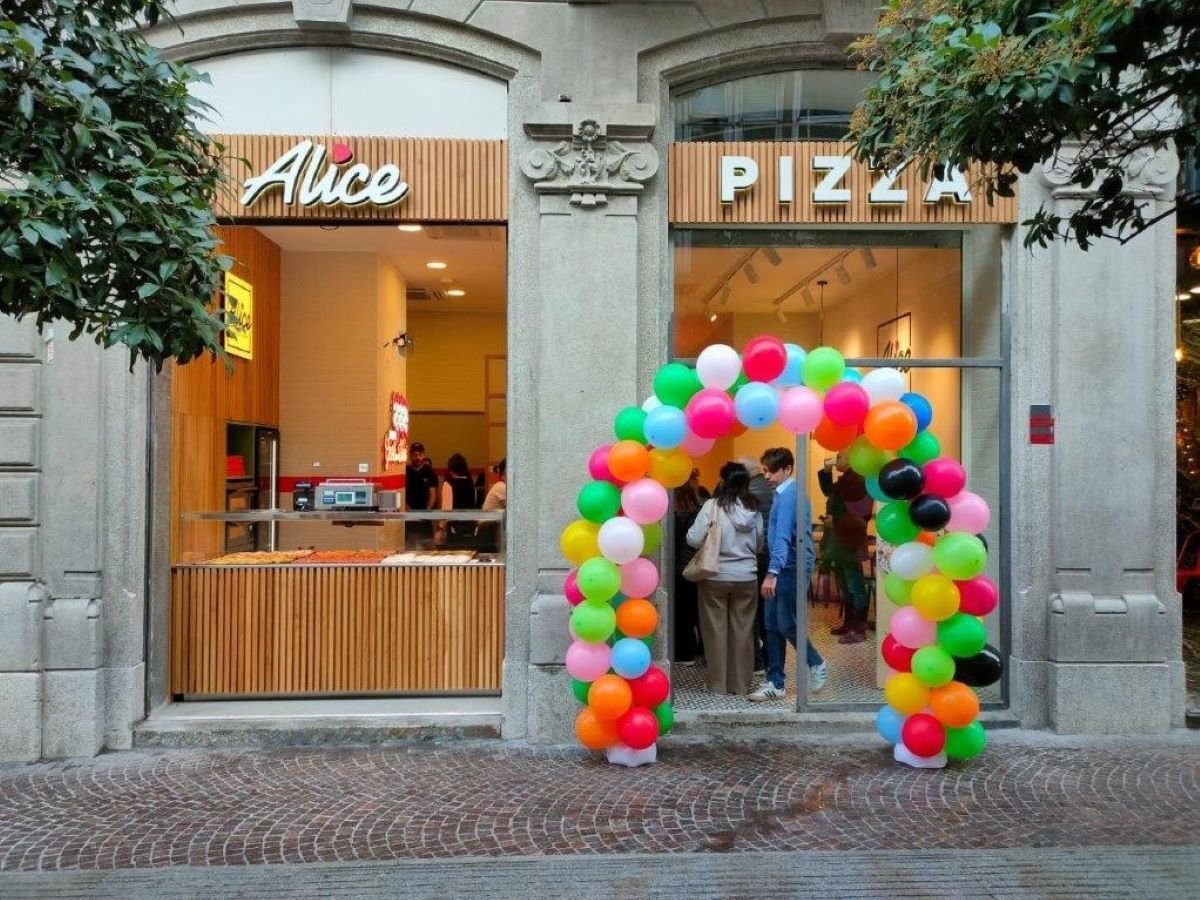 Il locale Alice Pizza di Varese, in via Morosini 17 Il locale Alice Pizza di Varese, in via Morosini 17