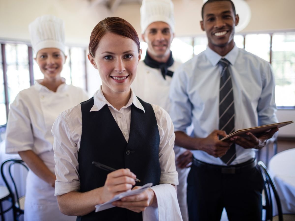 Secondo i dati rilanciati da Cast, entro il 2028 food&hospitality necessitano di 550-680mila nuovi addetti Secondo i dati rilanciati da Cast, entro il 2028 food&hospitality necessitano di 550-680mila nuovi addetti