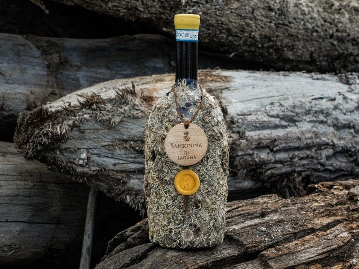 Sansonina in Laguna, la limited edition dell'omonima cantina affinata 16 mesi sott'acqua Sansonina in Laguna, la limited edition dell'omonima cantina affinata 16 mesi sott'acqua