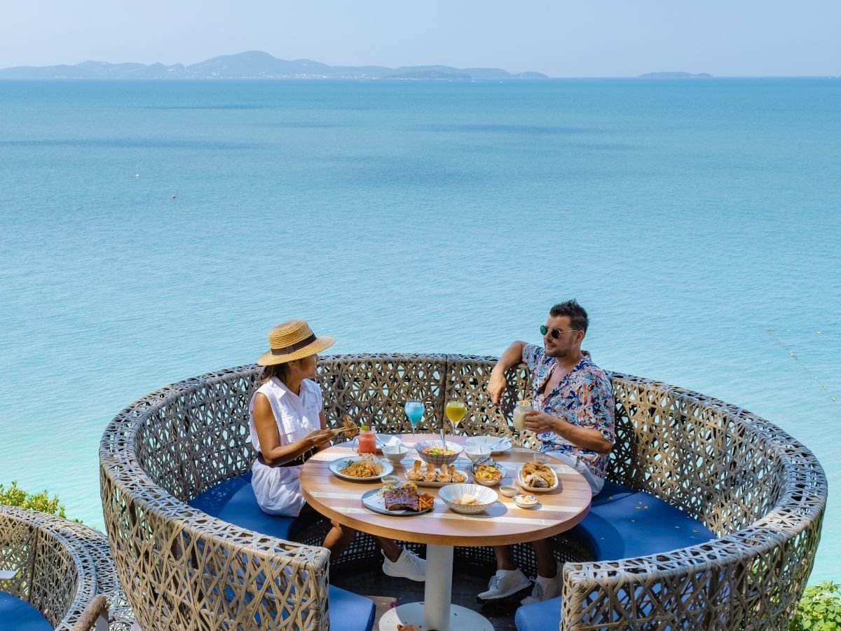 Ad agosto, Confcommercio stima un giro d'affari di 17,6 miliardi di euro complessivi legati al turismo Ad agosto, Confcommercio stima un giro d'affari di 17,6 miliardi di euro complessivi legati al turismo