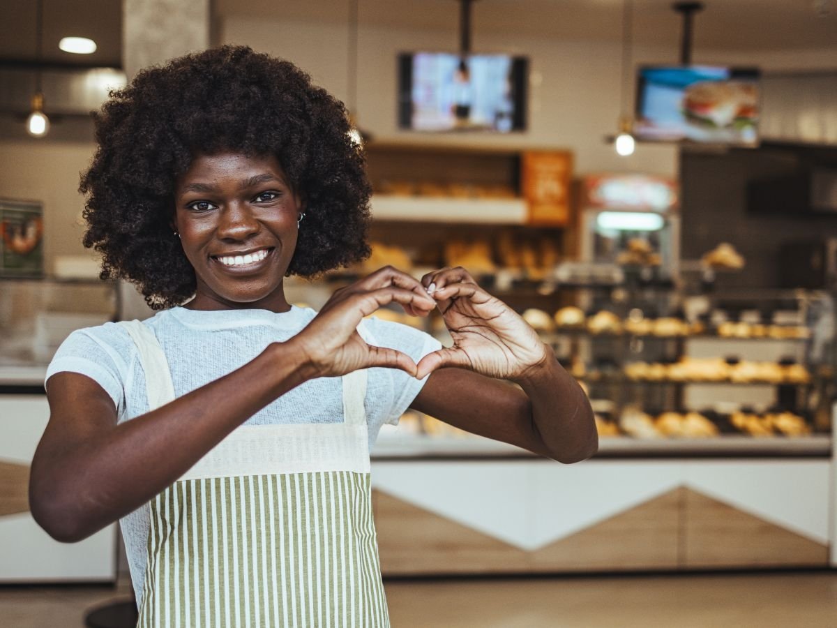 Sono già 500 i ristoranti, alberghi, negozi che hanno sottoscritto il Manifesto dell'ospitalità etica Sono già 500 i ristoranti, alberghi, negozi che hanno sottoscritto il Manifesto dell'ospitalità etica