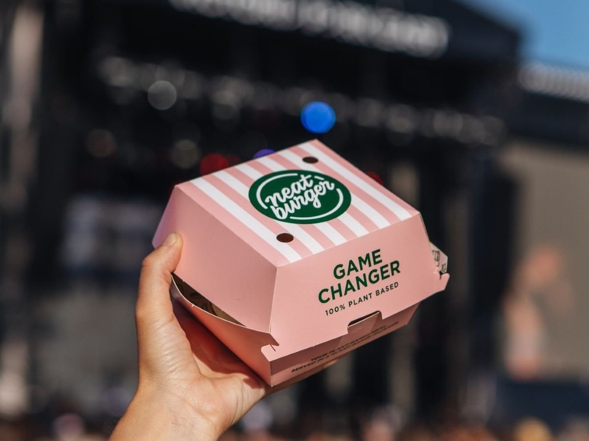 Neat Burger è stata fondata nel 2019 a Londra ed è presente in Italia dal 2023 Neat Burger è stata fondata nel 2019 a Londra ed è presente in Italia dal 2023