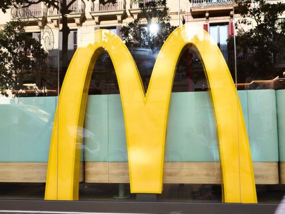 In Italia, McDonald's conta oggi oltre 760 locali e circa 160 licenziatari In Italia, McDonald's conta oggi oltre 760 locali e circa 160 licenziatari