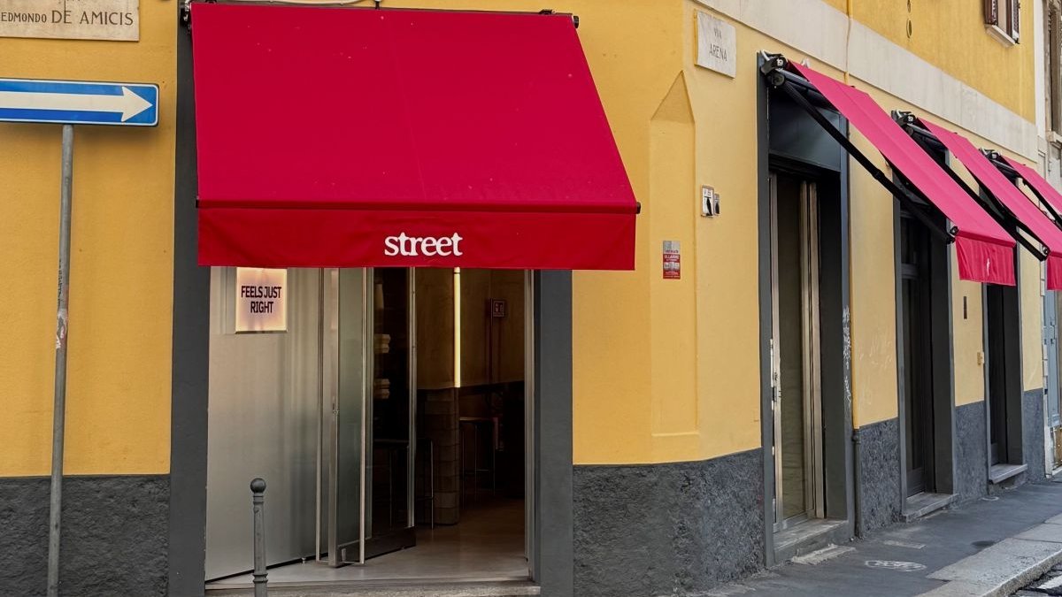 L'ingresso del primo locale Street Smash Burger a Milano in via Edmondo De Amicis L'ingresso del primo locale Street Smash Burger a Milano in via Edmondo De Amicis