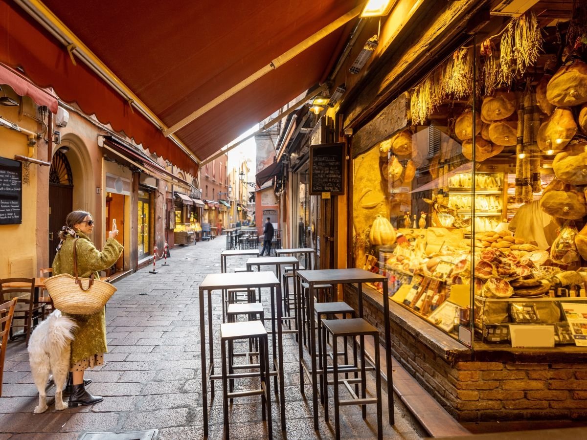 Il turismo Dop in Italia è animato da 361 Consorzi, 597 prodotti e 585 attività  Il turismo Dop in Italia è animato da 361 Consorzi, 597 prodotti e 585 attività