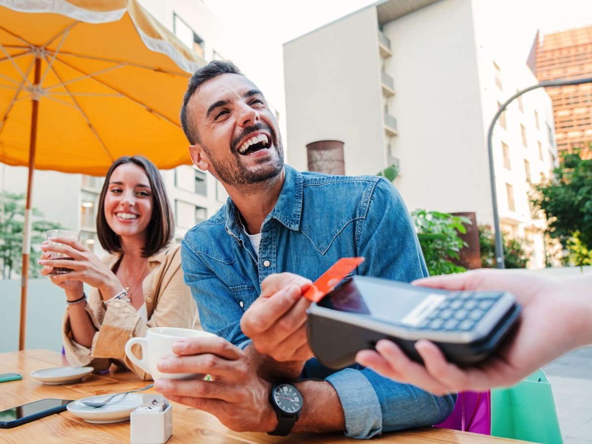 Secondo l'analisi Edenred, i buoni pasto spingono verso una maggiore richiesta di piatti più sani e sostenibili al ristorante Secondo l'analisi Edenred, i buoni pasto spingono verso una maggiore richiesta di piatti più sani e sostenibili al ristorante