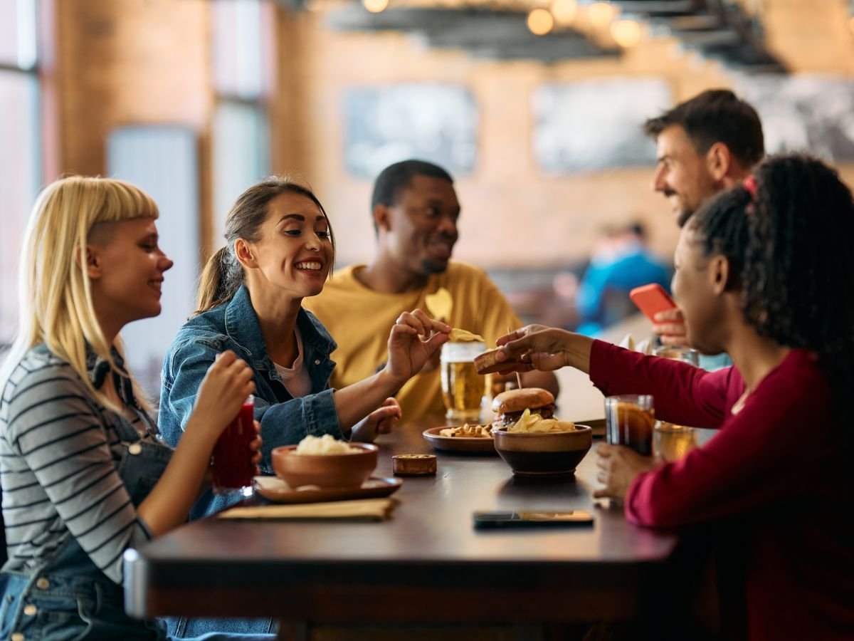 Per Confimprese-Jakala la ristorazione è l'unica merceologia a crescere a inizio 2026