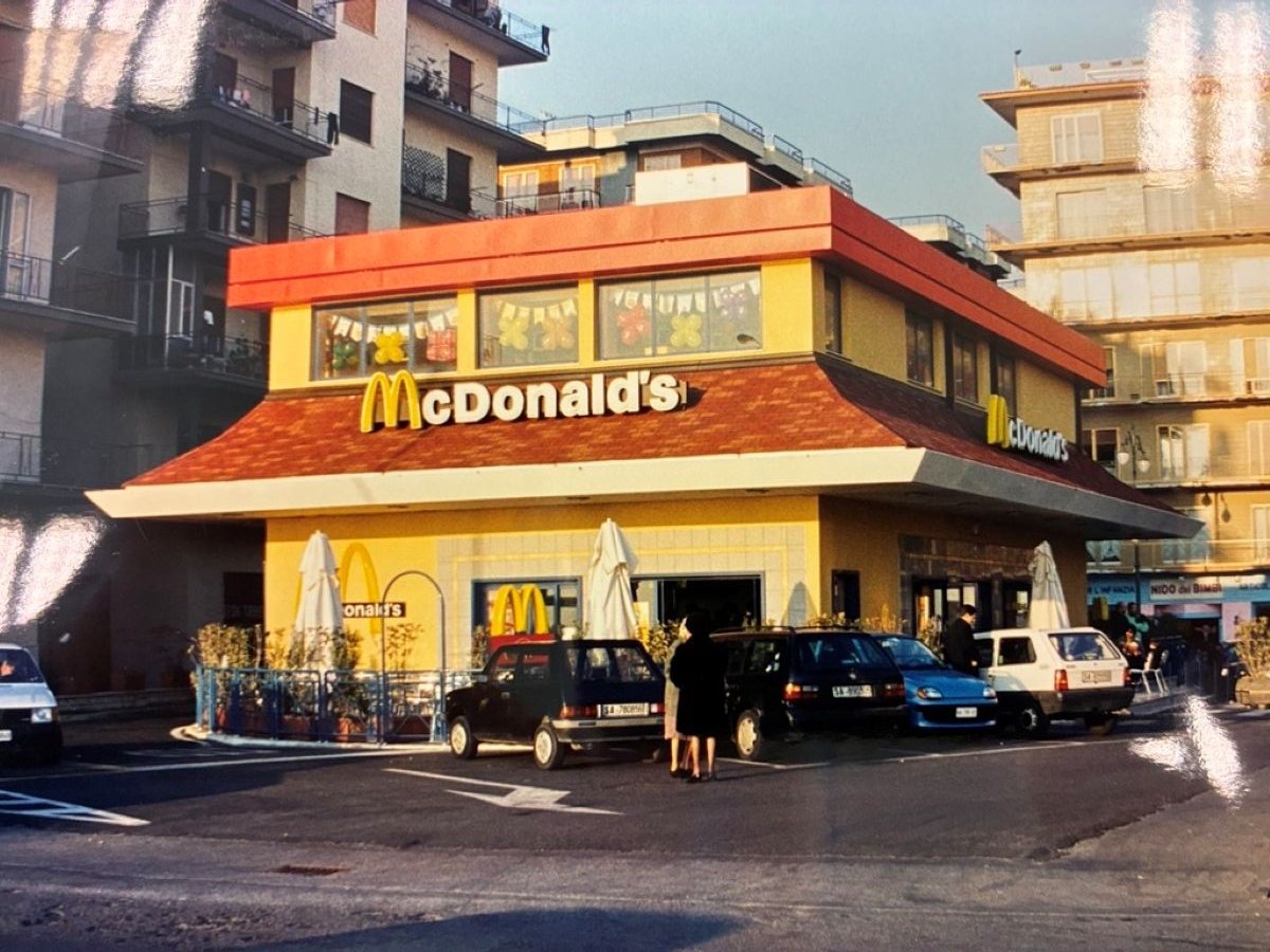 Uno dei primi ristoranti McDonald's in Italia