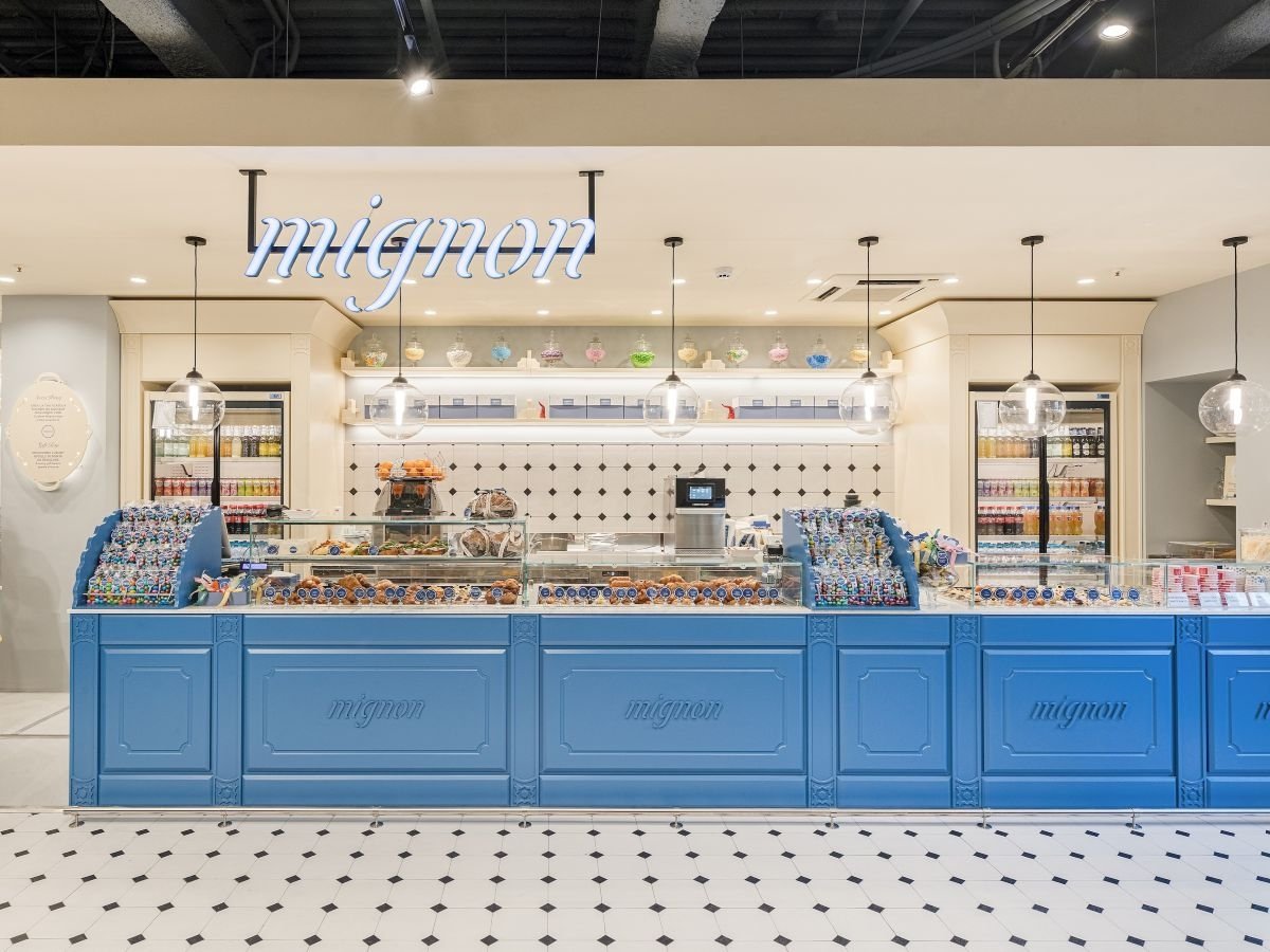 Il banco di Mignon all'interno della Stazione Centrale di Milano