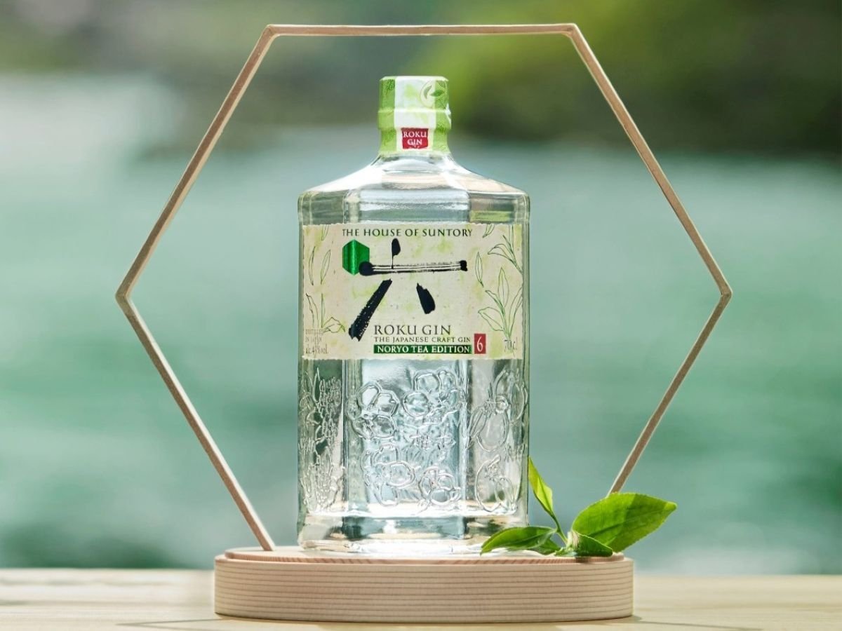 La nuova edizione limitata Roku Gin Noryo Tea Edition disponibile nel catalogo Stock Spirits Italia